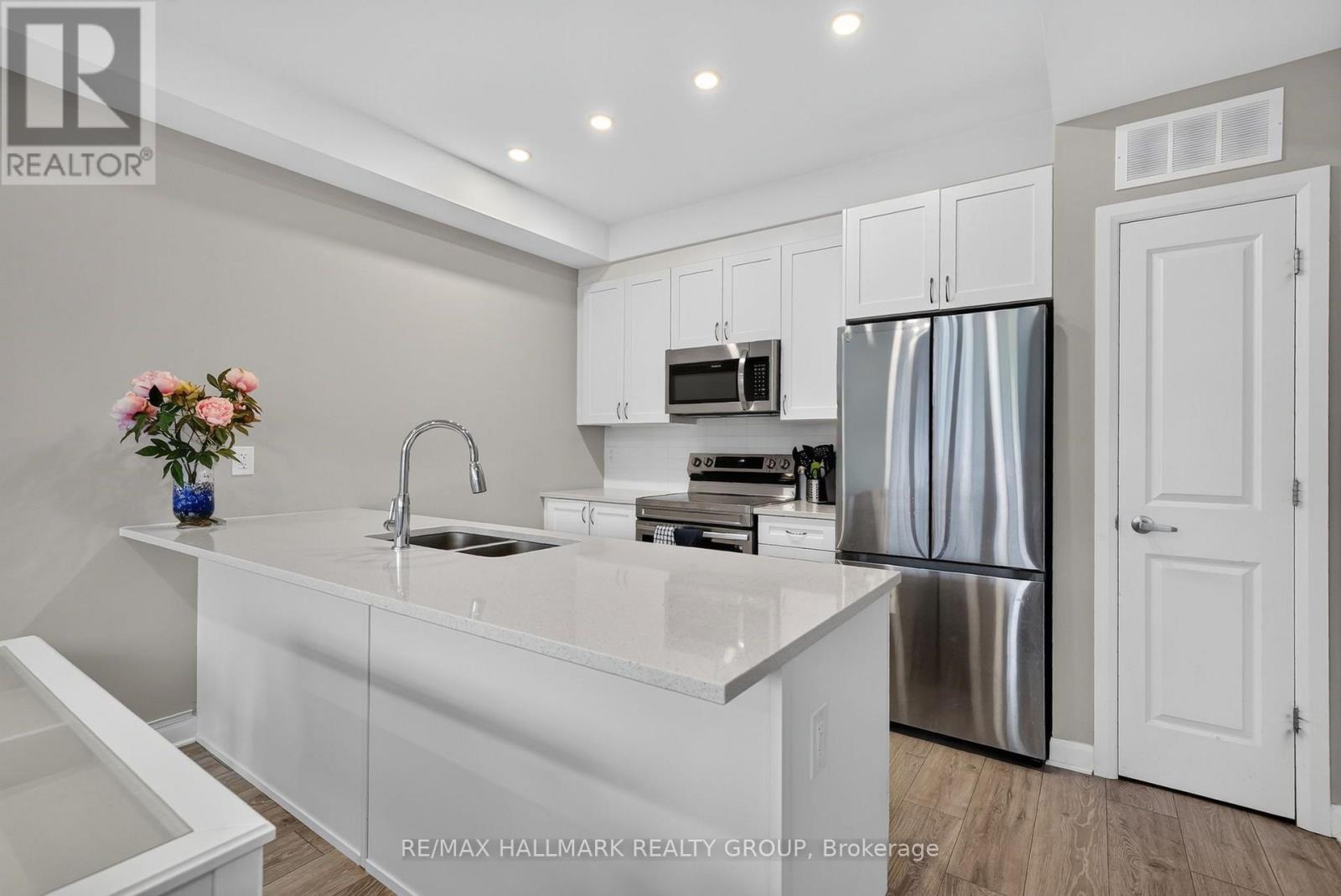 Commercial Properties for Rent in Ottawa – 131 ATTWELL PRIVATE – By Peter Sagos - Image 22