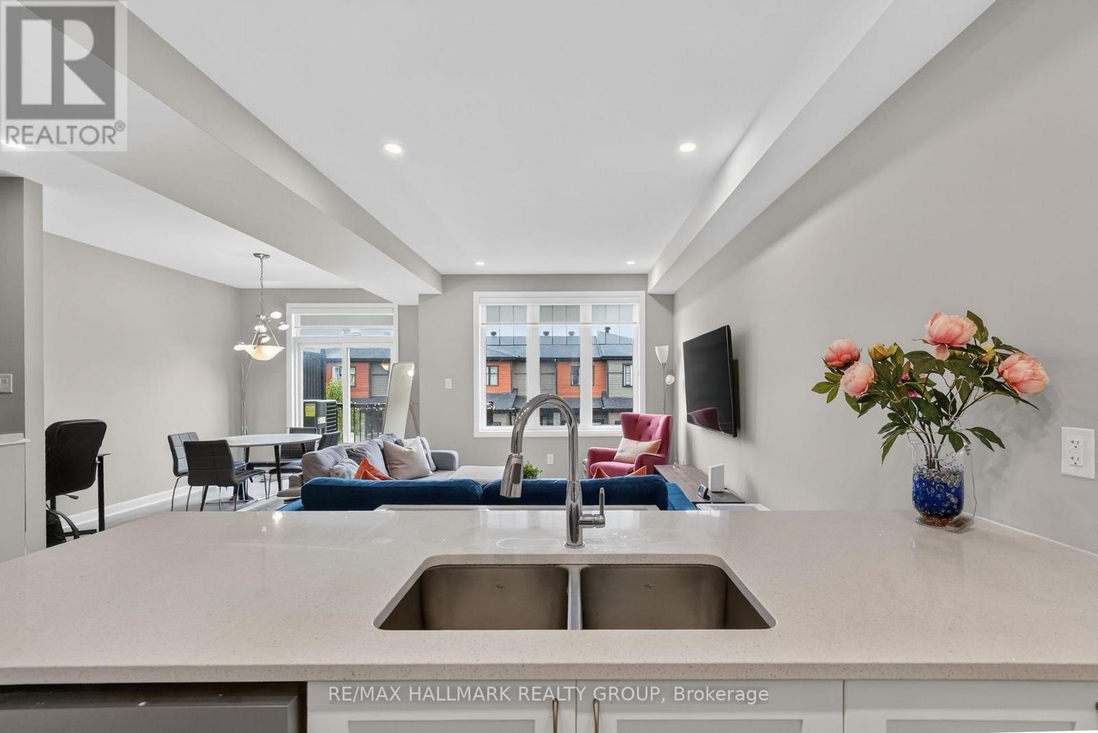 Commercial Properties for Rent in Ottawa – 131 ATTWELL PRIVATE – By Peter Sagos - Image 24