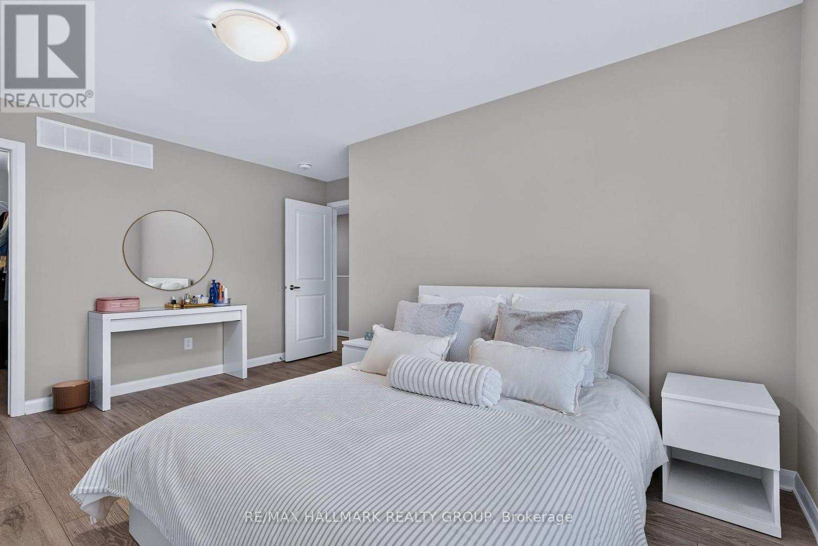 Commercial Properties for Rent in Ottawa – 131 ATTWELL PRIVATE – By Peter Sagos - Image 33