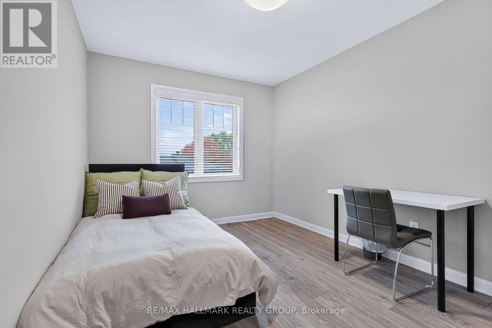 Commercial Properties for Rent in Ottawa – 131 ATTWELL PRIVATE – By Peter Sagos - Image 35