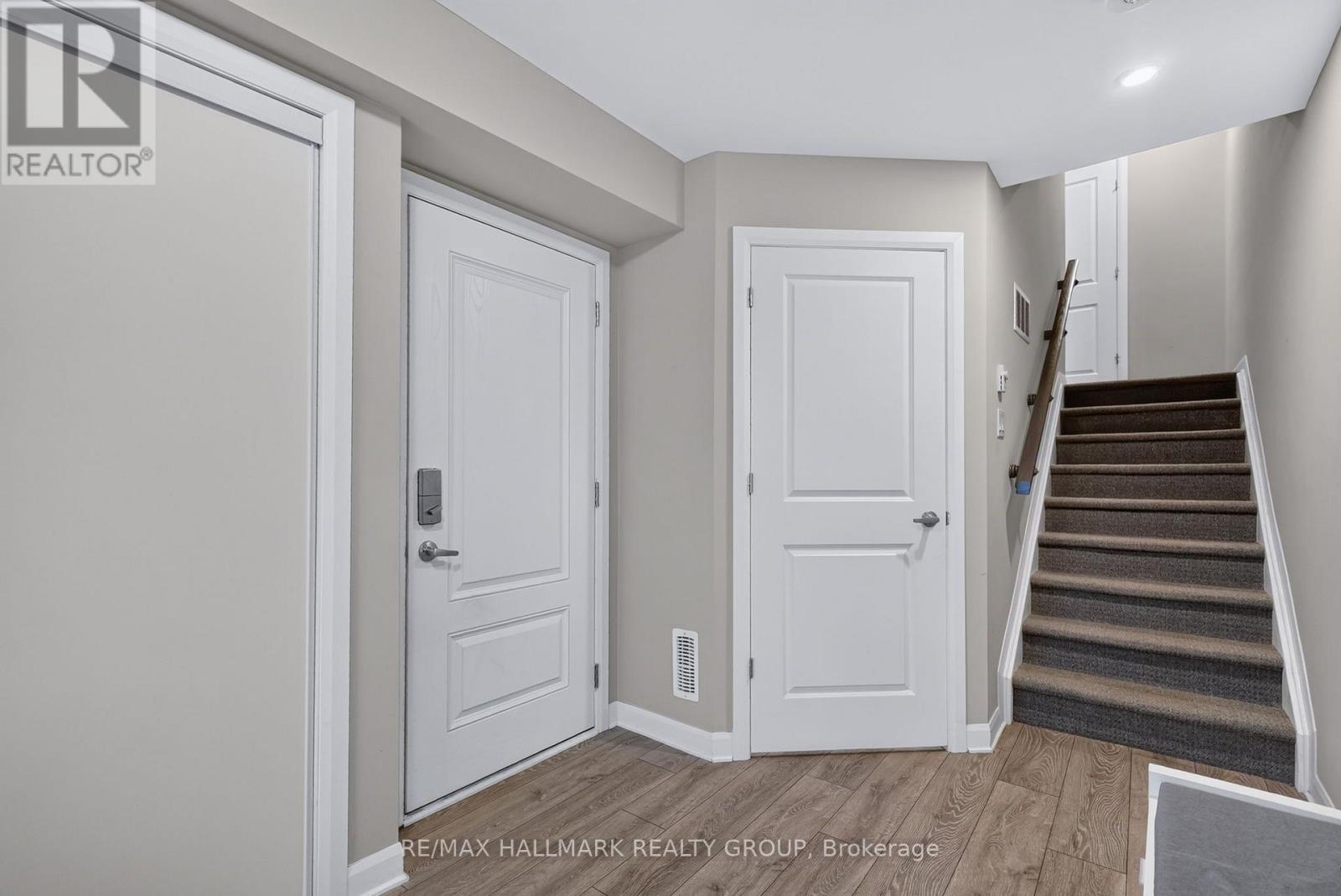 Commercial Properties for Rent in Ottawa – 131 ATTWELL PRIVATE – By Peter Sagos - Image 7