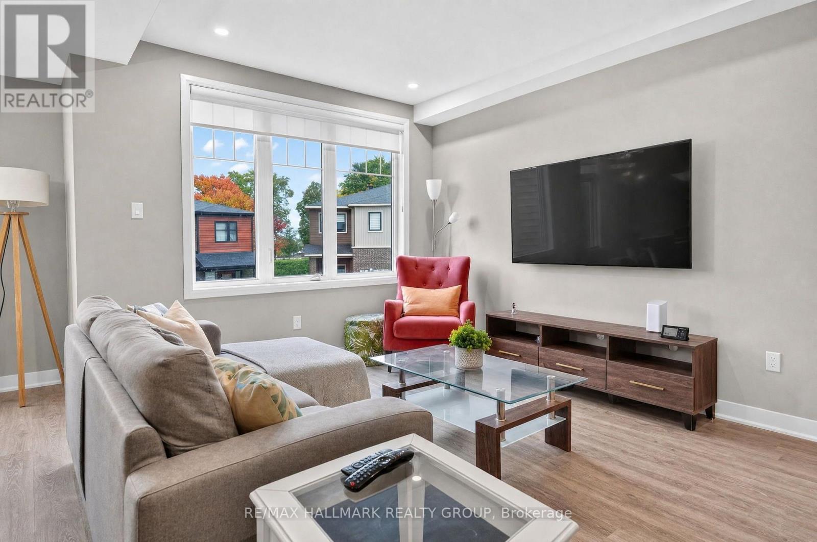 Commercial Properties for Rent in Ottawa – 131 ATTWELL PRIVATE – By Peter Sagos - Image 9