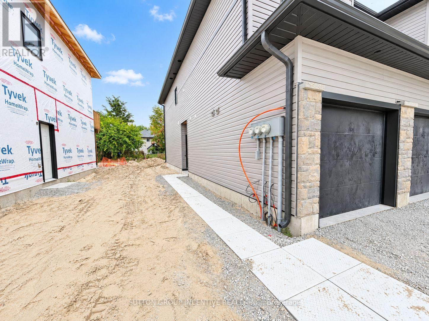 7-1 Riverdale Drive, Wasaga Beach photo 2