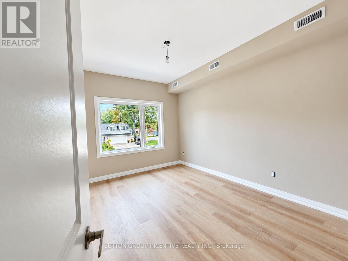7-1 Riverdale Drive, Wasaga Beach photo 7