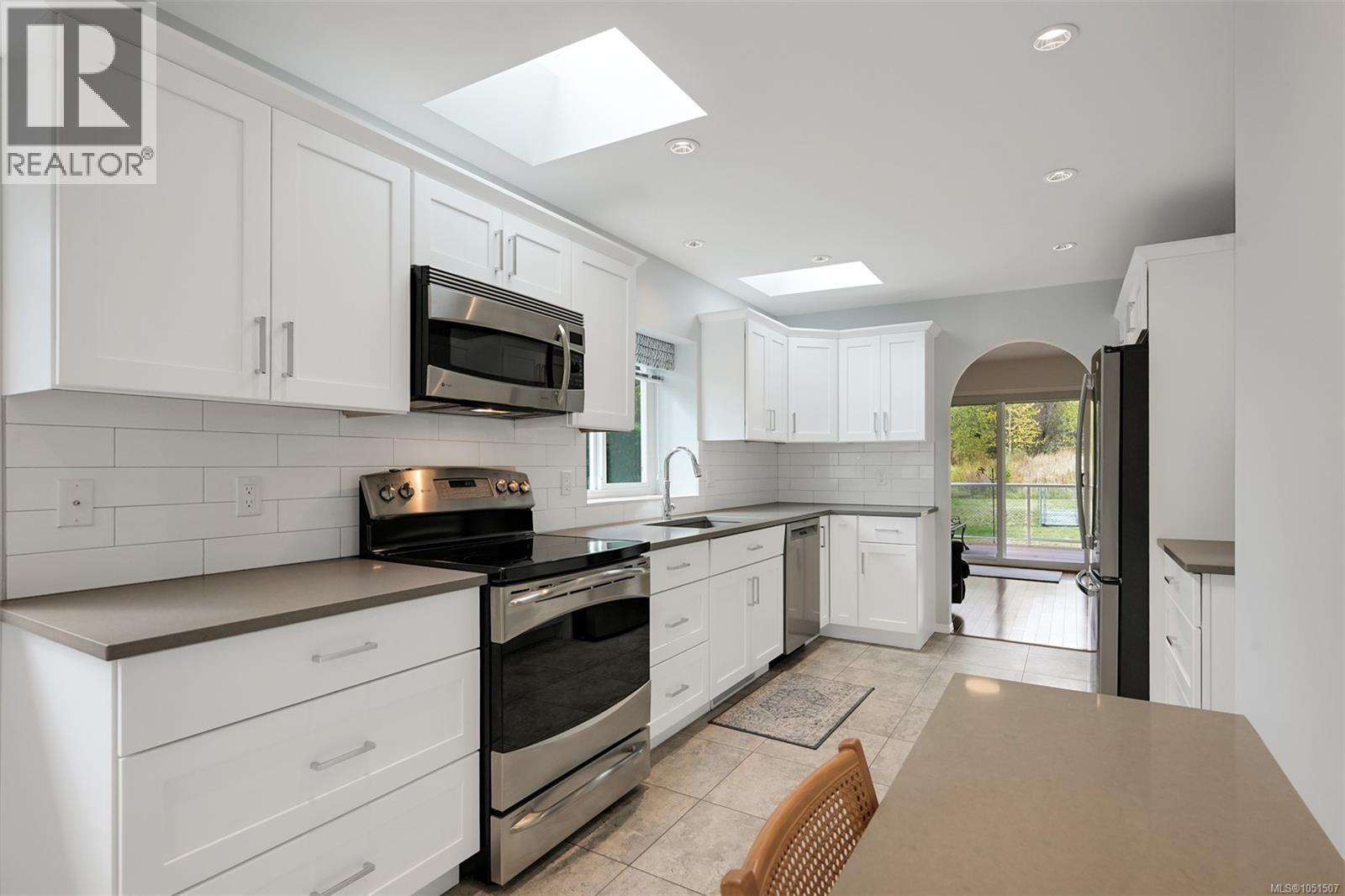 1309 Layritz Pl - 2