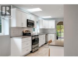 Entrance - 1309 Layritz Pl, Saanich, BC V8Z7C4 Photo 12