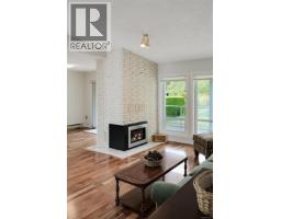1309 Layritz Pl, Saanich, BC V8Z7C4 Photo 21