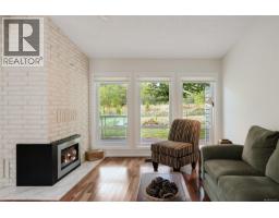 1309 Layritz Pl, Saanich, BC V8Z7C4 Photo 22