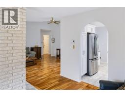 1309 Layritz Pl, Saanich, BC V8Z7C4 Photo 23