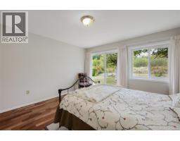 1309 Layritz Pl, Saanich, BC V8Z7C4 Photo 31