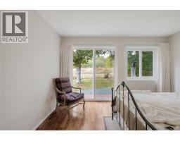 1309 Layritz Pl, Saanich, BC V8Z7C4 Photo 32