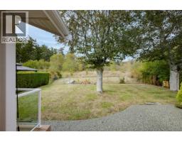 1309 Layritz Pl, Saanich, BC V8Z7C4 Photo 33