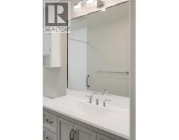 1309 Layritz Pl, Saanich, BC V8Z7C4 Photo 36