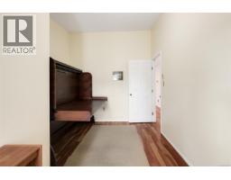 1309 Layritz Pl, Saanich, BC V8Z7C4 Photo 42