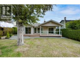 1309 Layritz Pl, Saanich, BC V8Z7C4 Photo 49