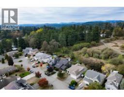 1309 Layritz Pl, Saanich, BC V8Z7C4 Photo 56
