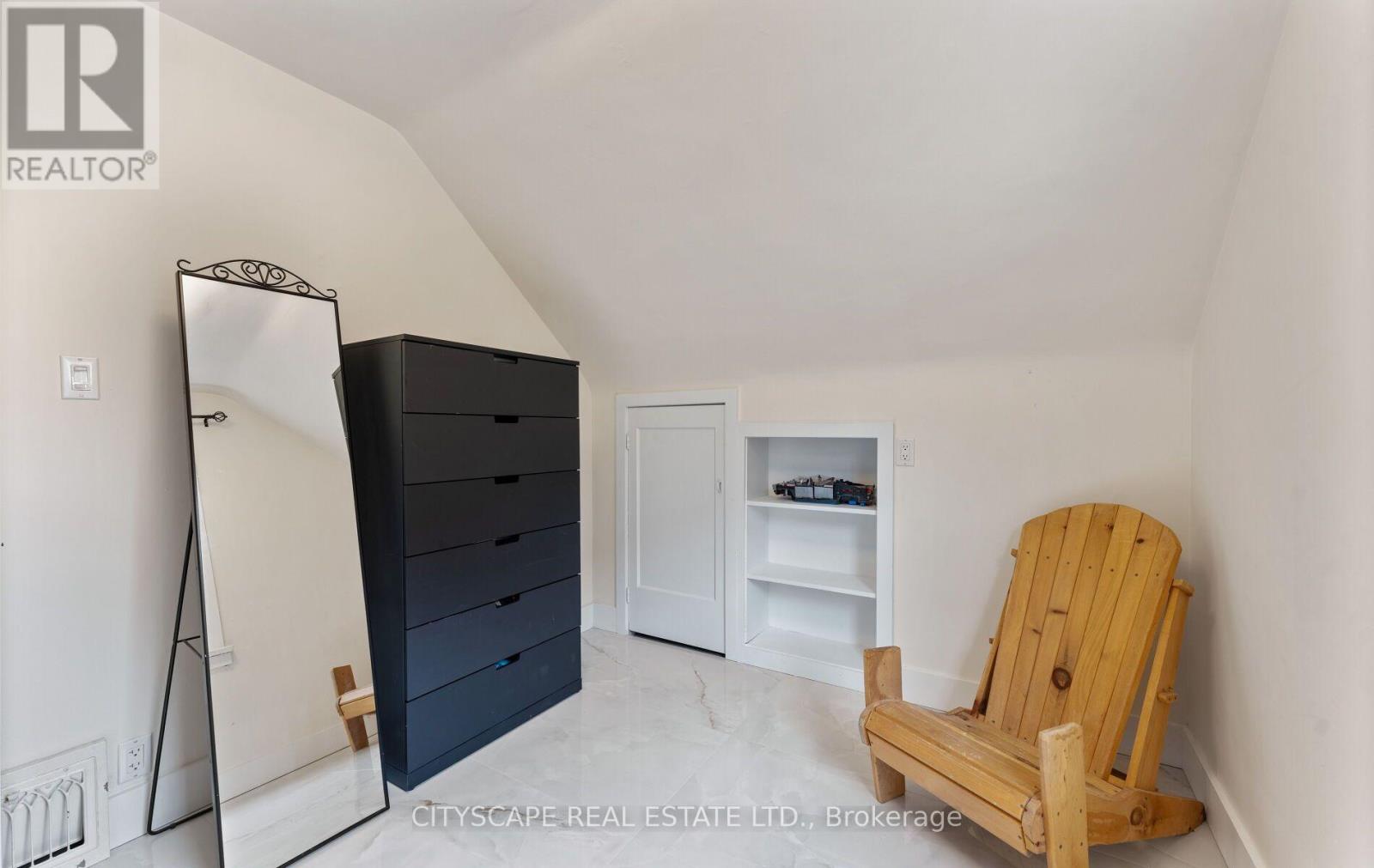 50 SOUTH KINGSWAY - 15