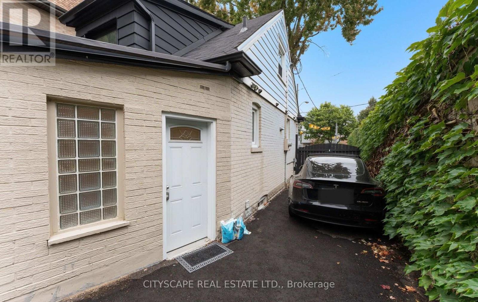 50 SOUTH KINGSWAY - 23