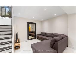 Primary Bedroom - 50 South Kingsway, Toronto, ON M6S3T3 Photo 7