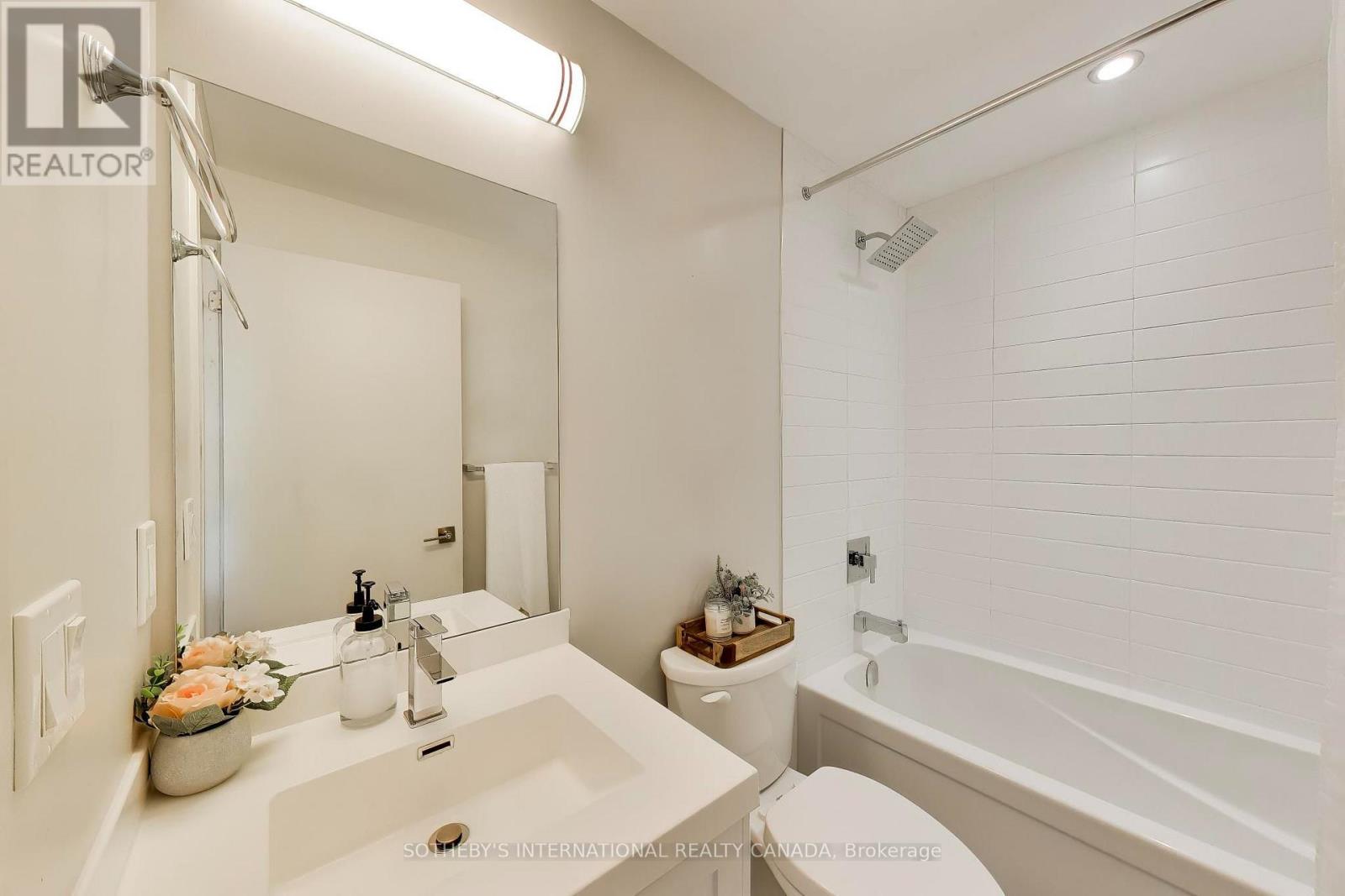 #1009 2081 FAIRVIEW STREET - 18