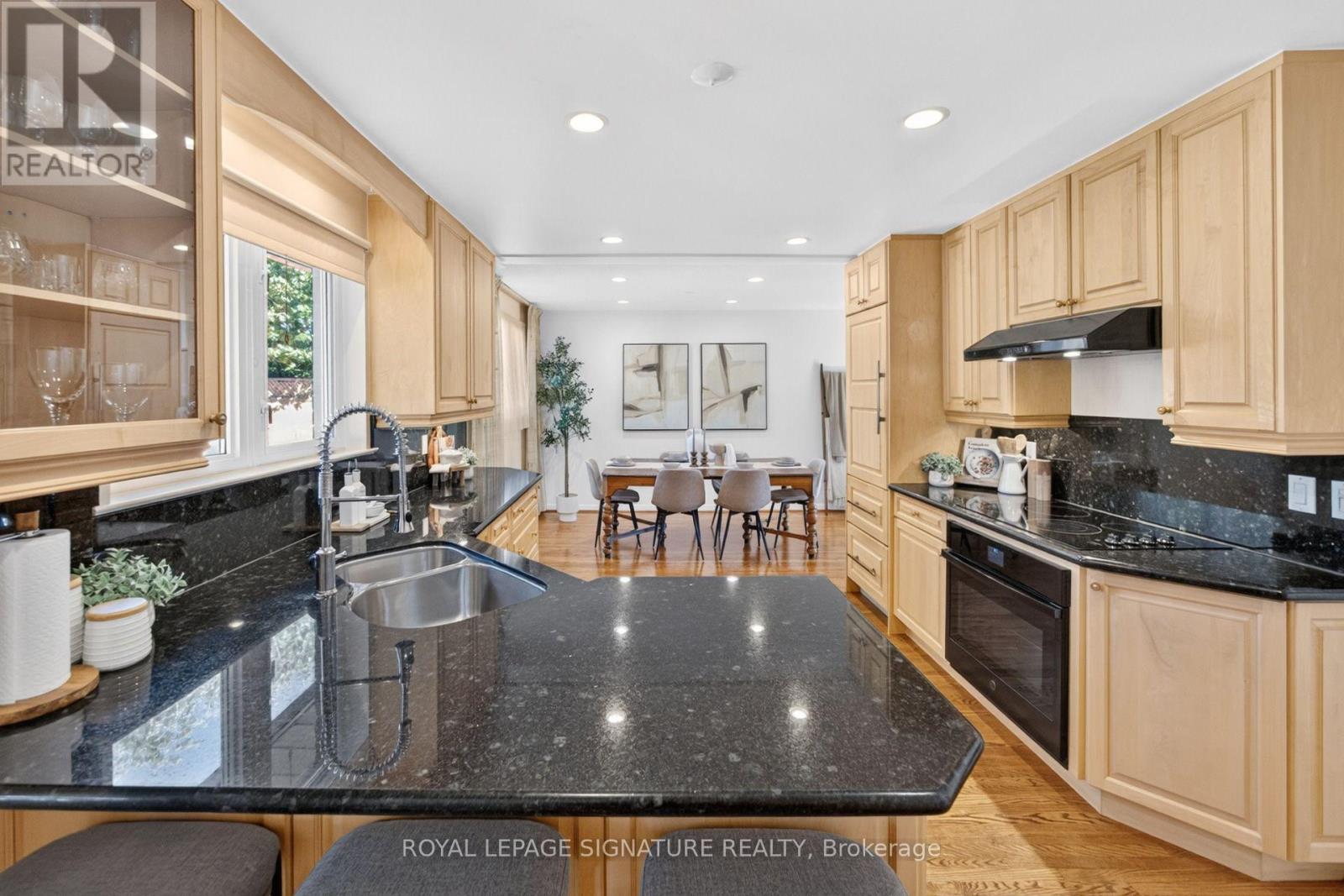 28 CANDLEWOOD CRESCENT - 12