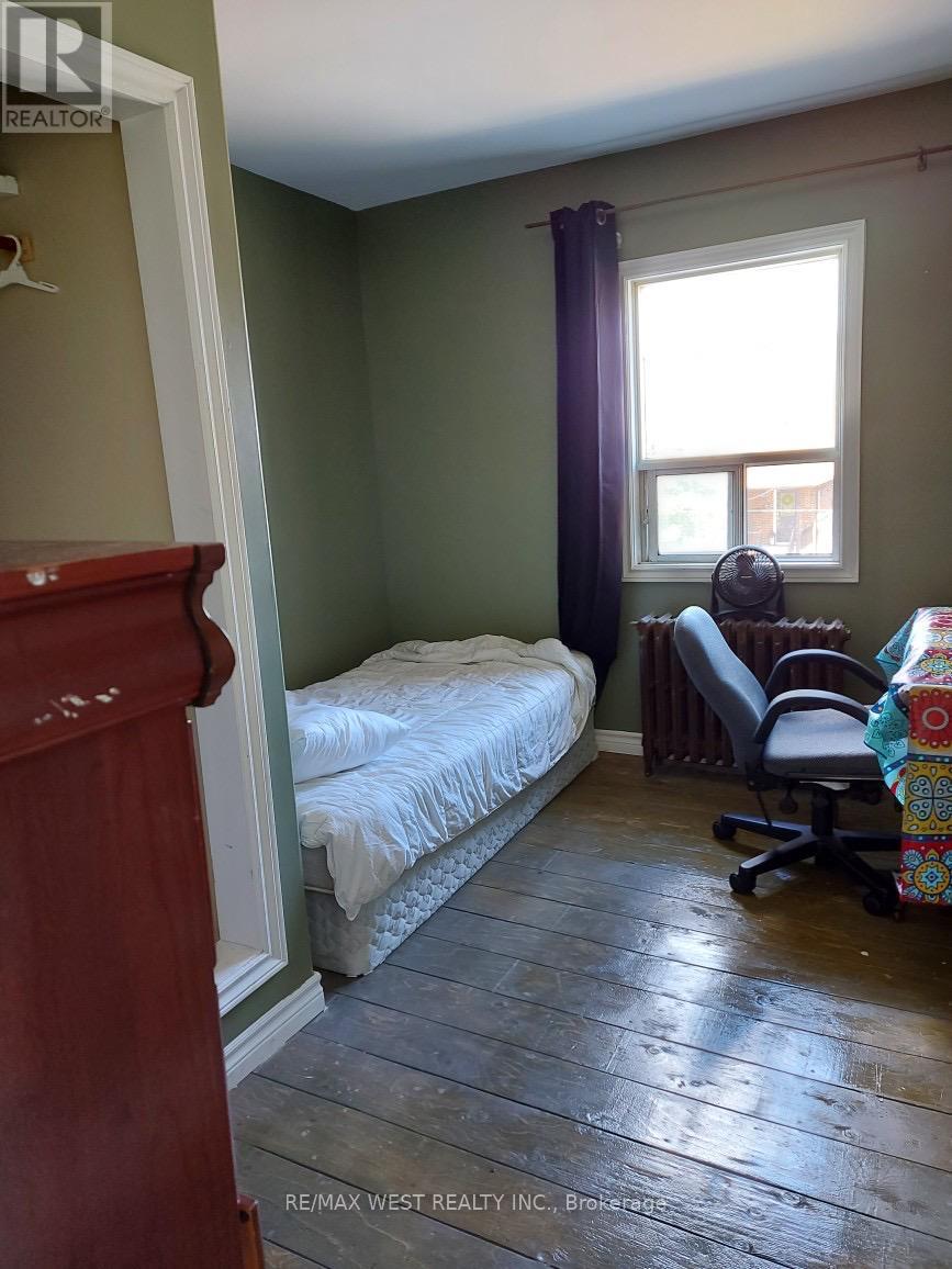 10 FAIRBANK AVENUE - 13