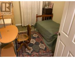 10 Fairbank Avenue, Toronto, ON M6E3Y4 Photo 10