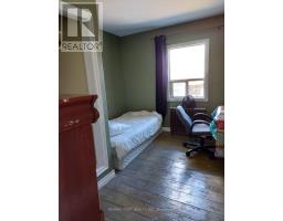 10 Fairbank Avenue, Toronto, ON M6E3Y4 Photo 13