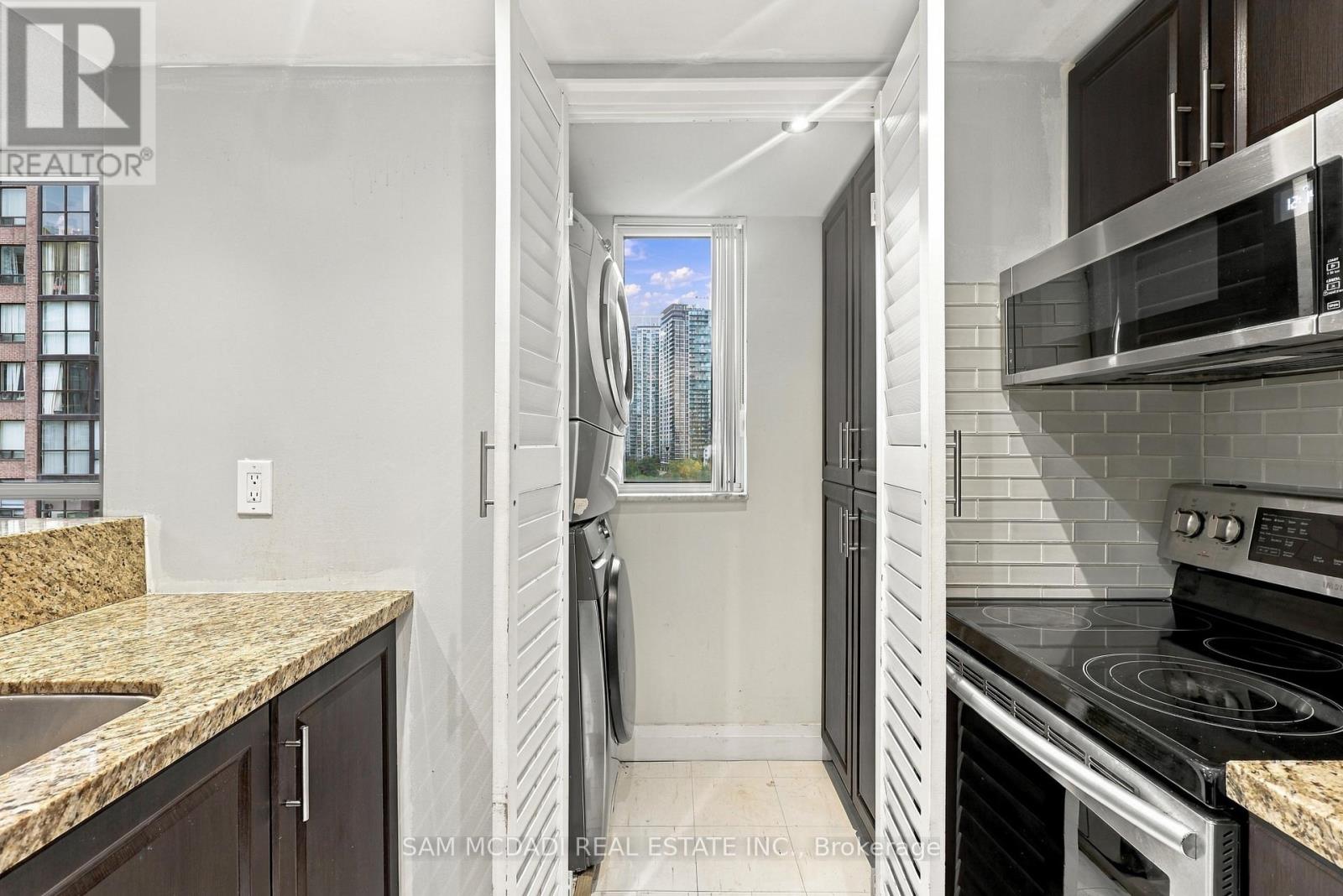 #903 265 ENFIELD PLACE - 8