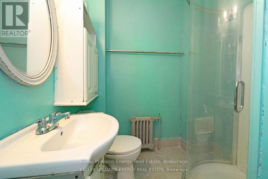 84 Simcoe Street North — photo 10