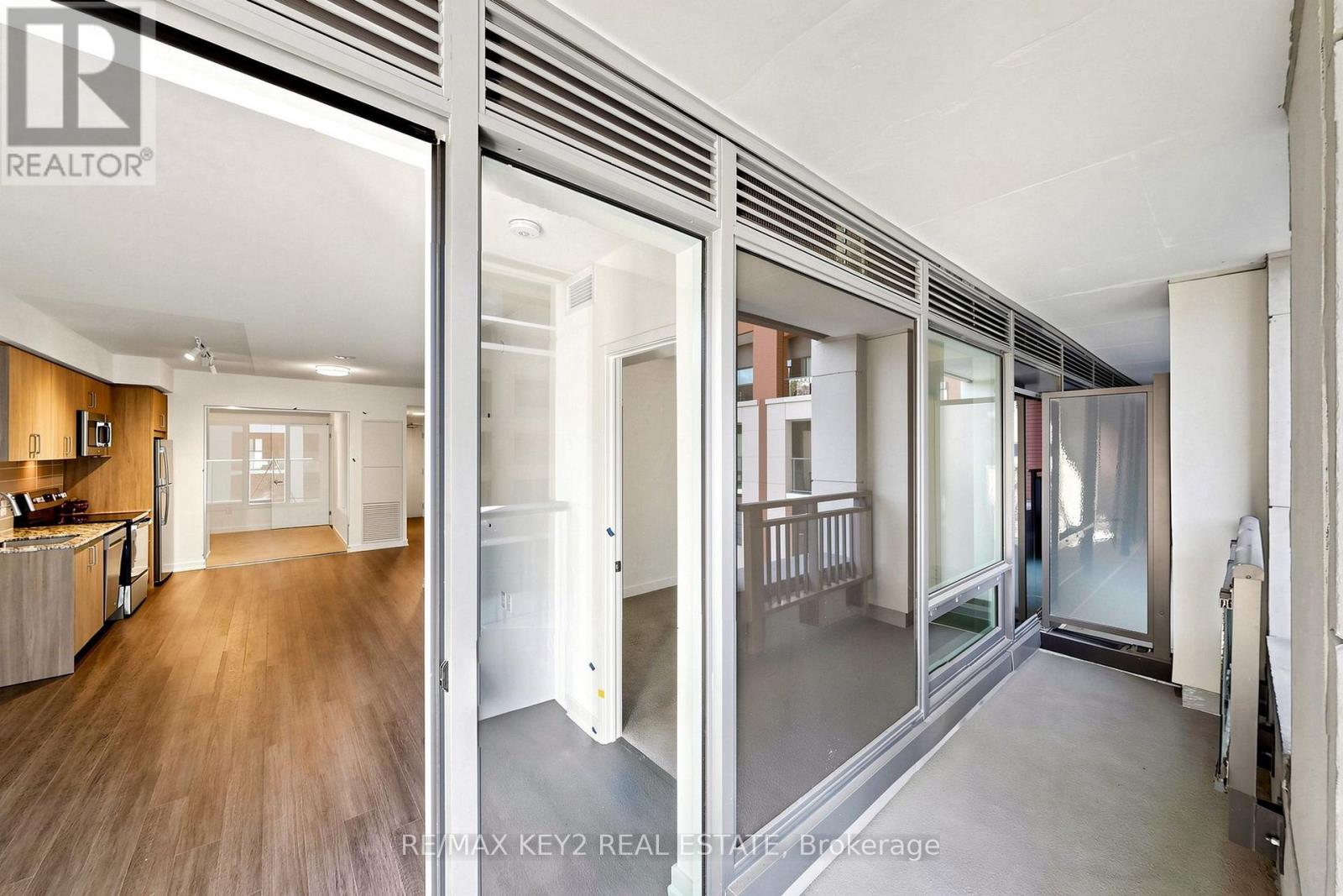 4010 Eglinton Avenue West — photo 37