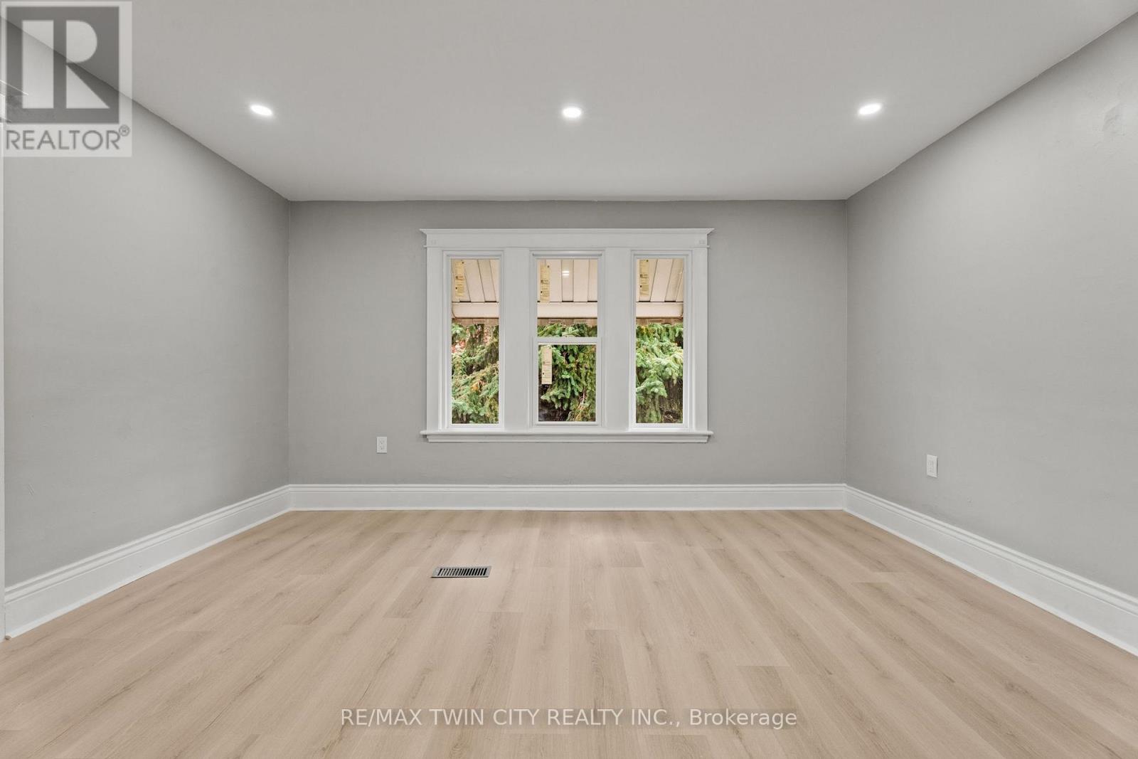 88 GAGE AVENUE S - 20