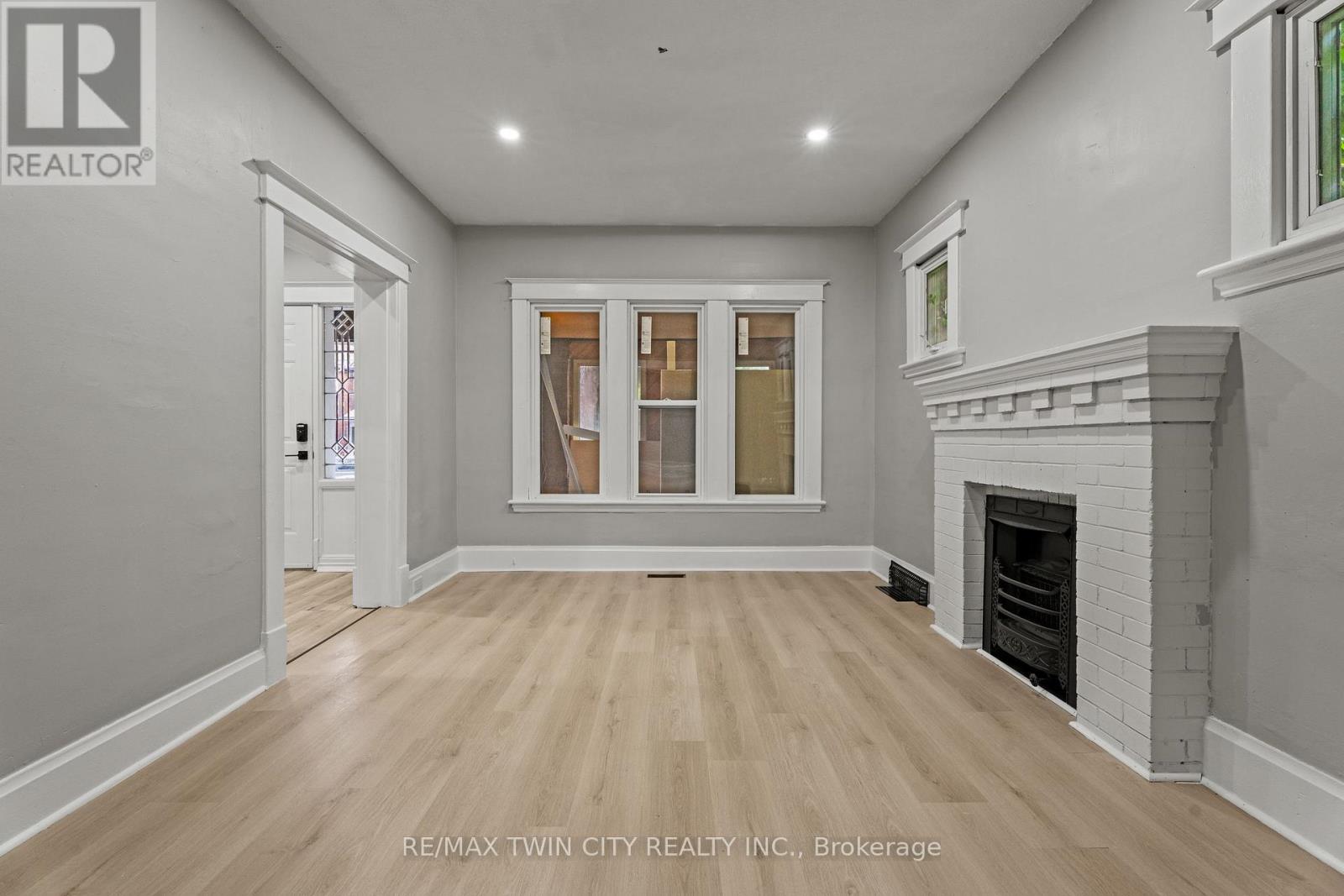 88 GAGE AVENUE S - 9