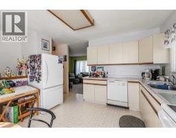 77 9 Street Ne, Medicine Hat, AB T1A5S1 Photo 14
