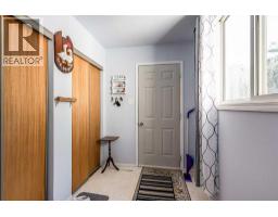 77 9 Street Ne, Medicine Hat, AB T1A5S1 Photo 16