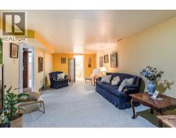 77 9 Street Ne, Medicine Hat, AB T1A5S1 Photo 17