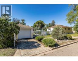 77 9 Street Ne, Medicine Hat, AB T1A5S1 Photo 27