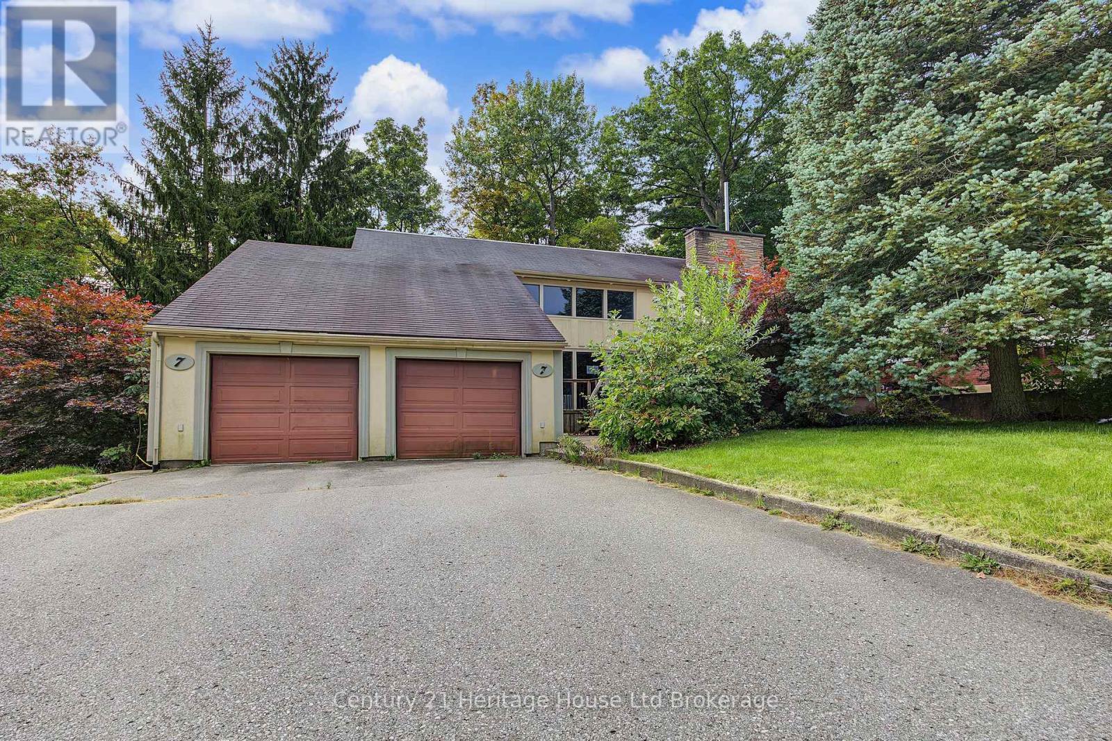 Property for sale at 7 THISTLE COURT