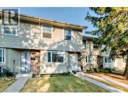 13, 123 Queensland Drive SE - photo 1