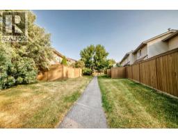 13, 123 Queensland Drive SE - photo 21