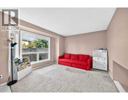 13, 123 Queensland Drive SE - photo 7