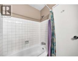 13, 123 Queensland Drive SE - photo 18