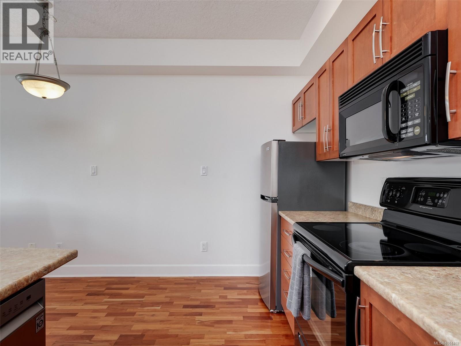 #407 1156 Colville Rd - 11