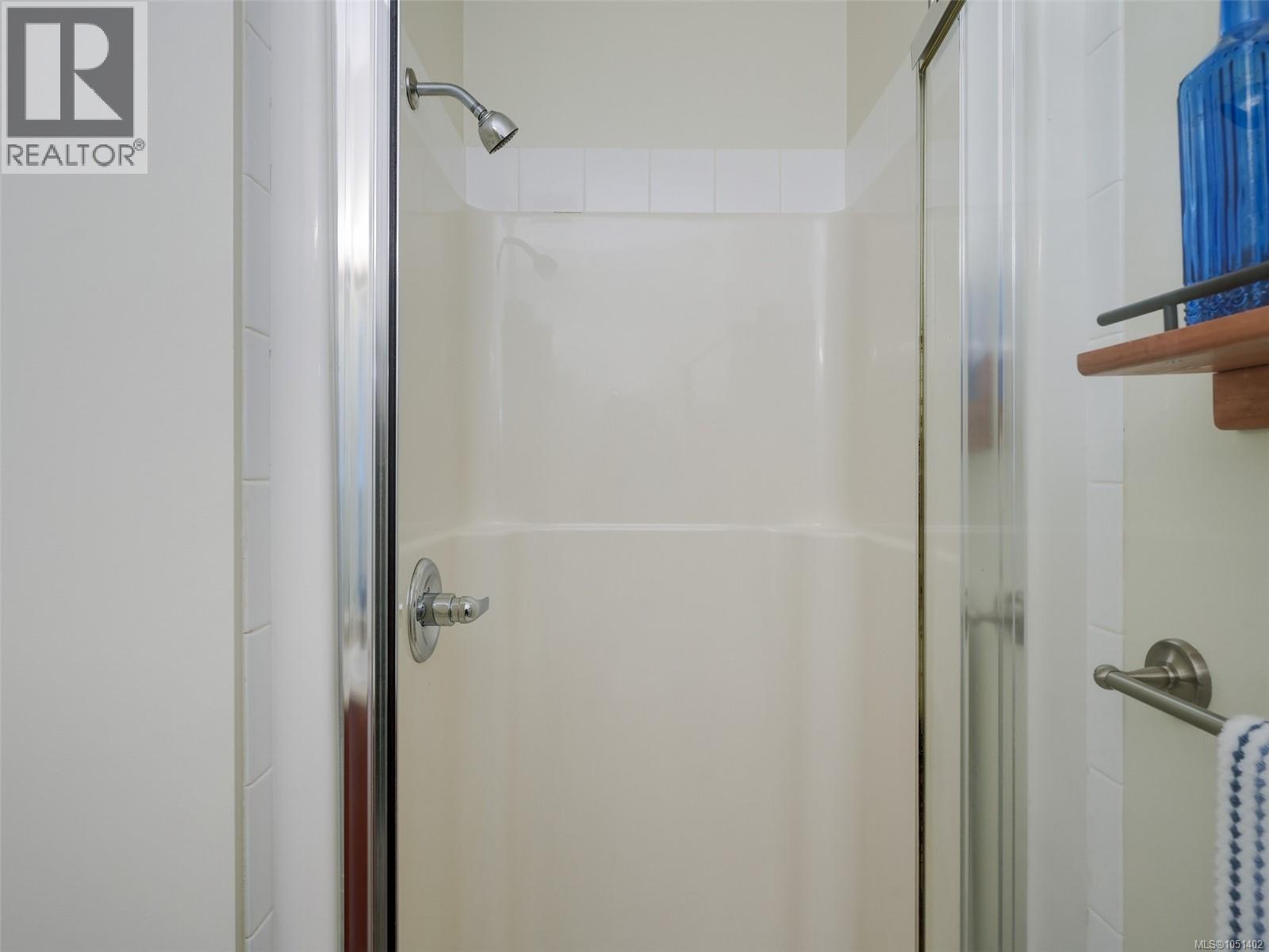#407 1156 Colville Rd - 20