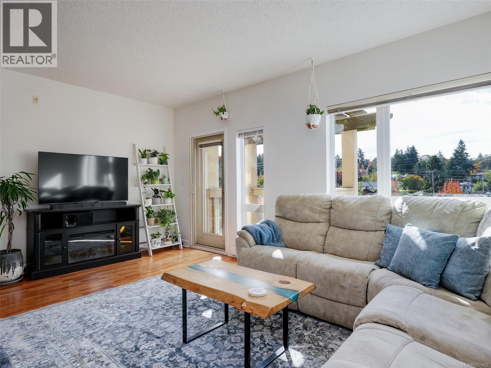 #407 1156 Colville Rd - 3