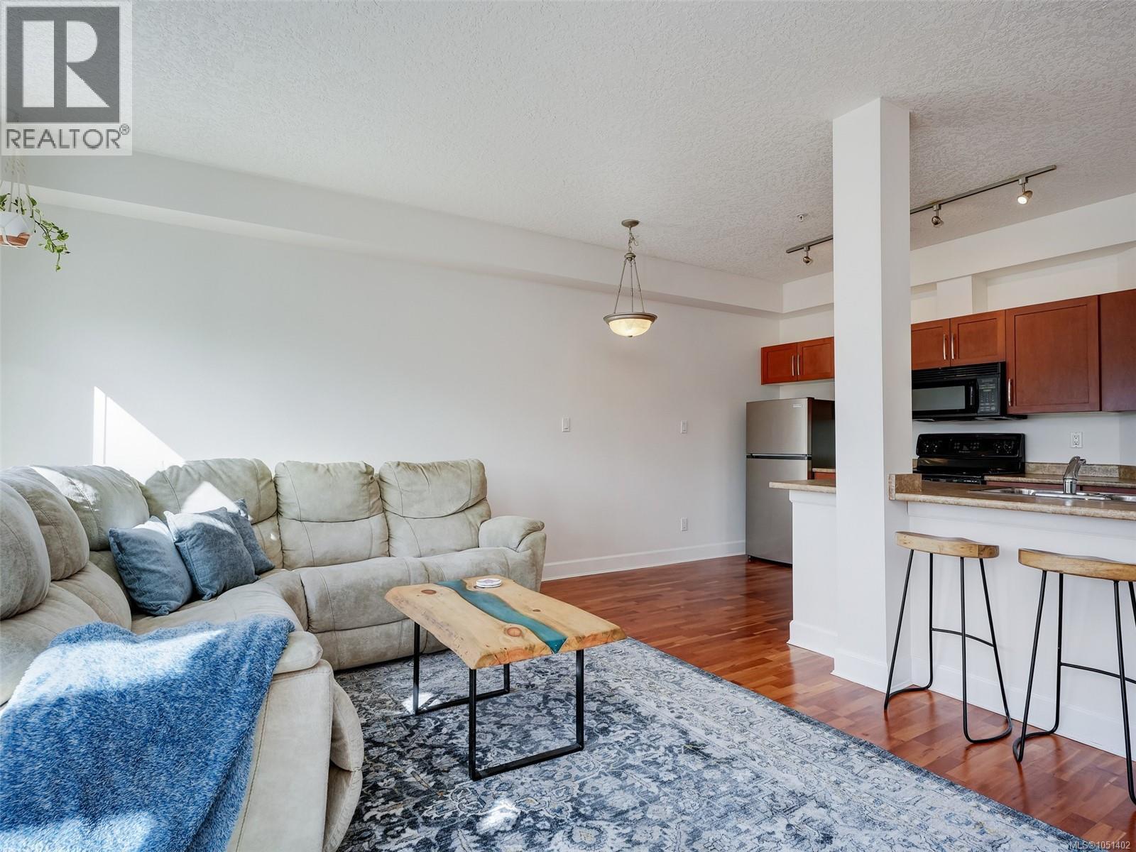 #407 1156 Colville Rd - 5