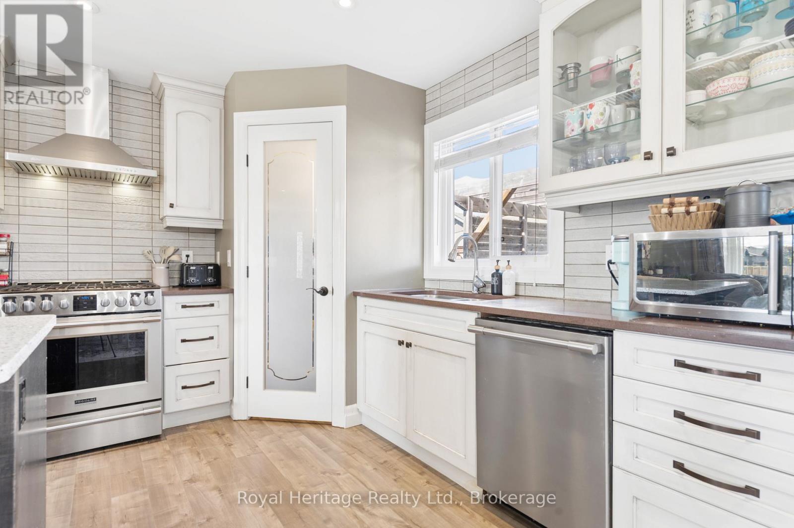 40 AMBROSIA TERRACE - 16