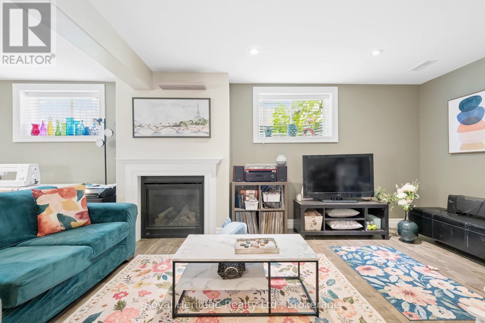 40 AMBROSIA TERRACE - 25