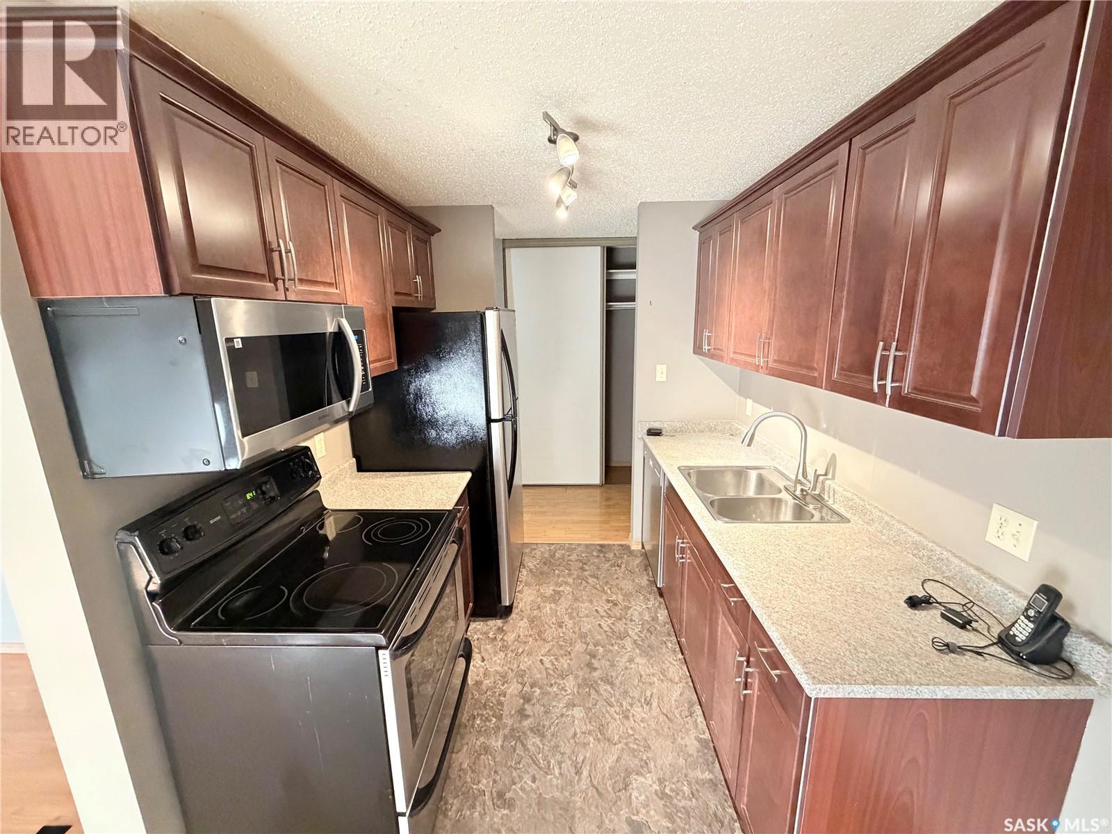 #203B 4040 8th STREET E - 12