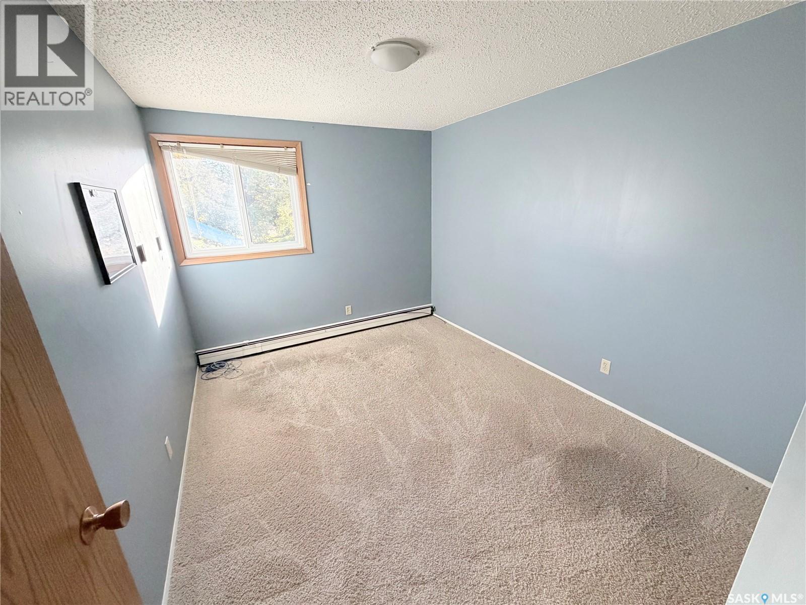 #203B 4040 8th STREET E - 19